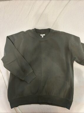 bp Women’s Crewneck Sweatshirt - Olive